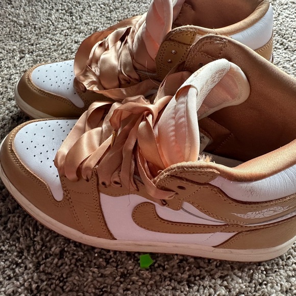 SHOES - Picture 10 of 13